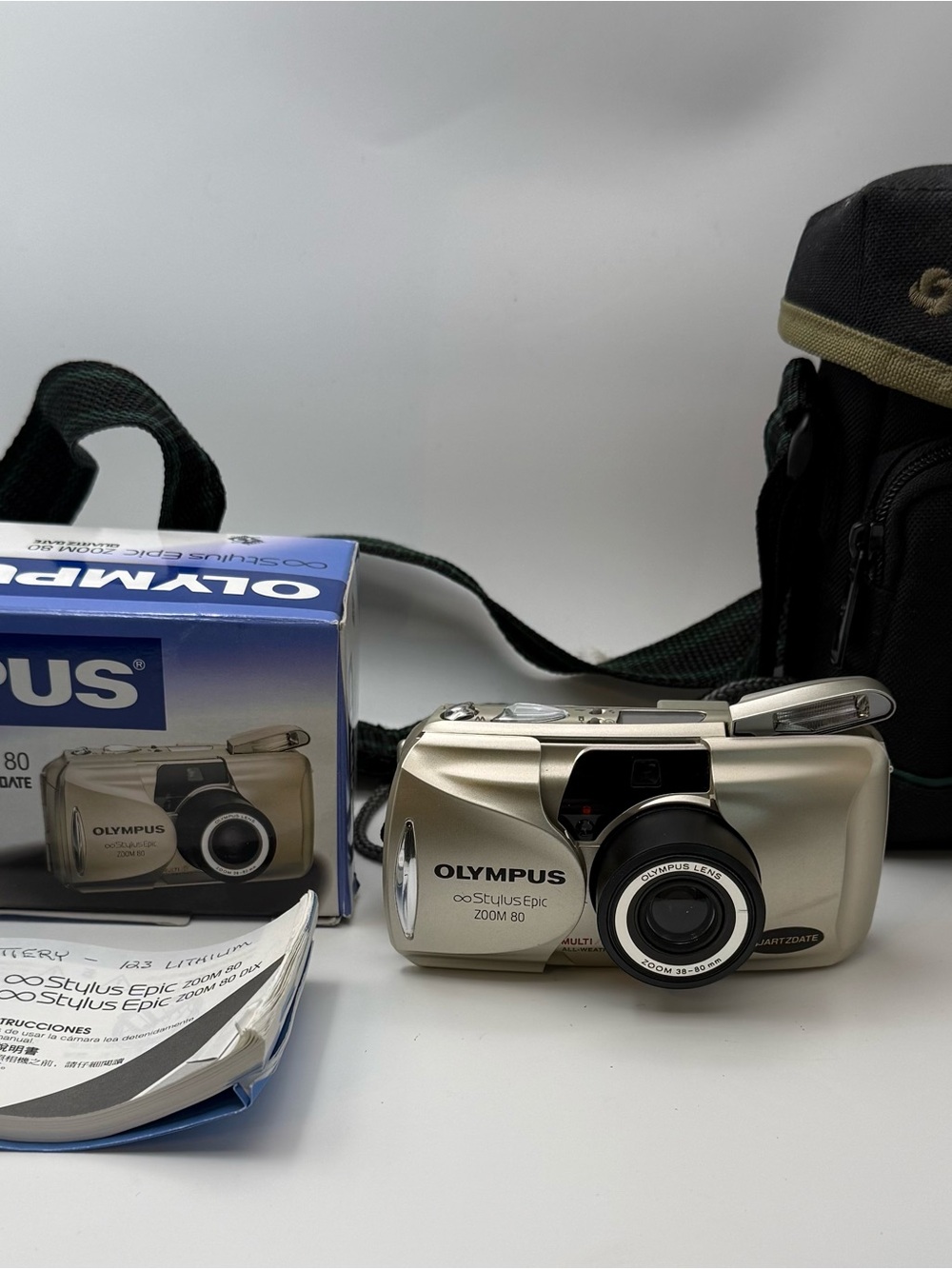 Olympus Stylus Epic Zoom
80 DLX 35mm Film Camera
Kit Box Manual Case
TESTED